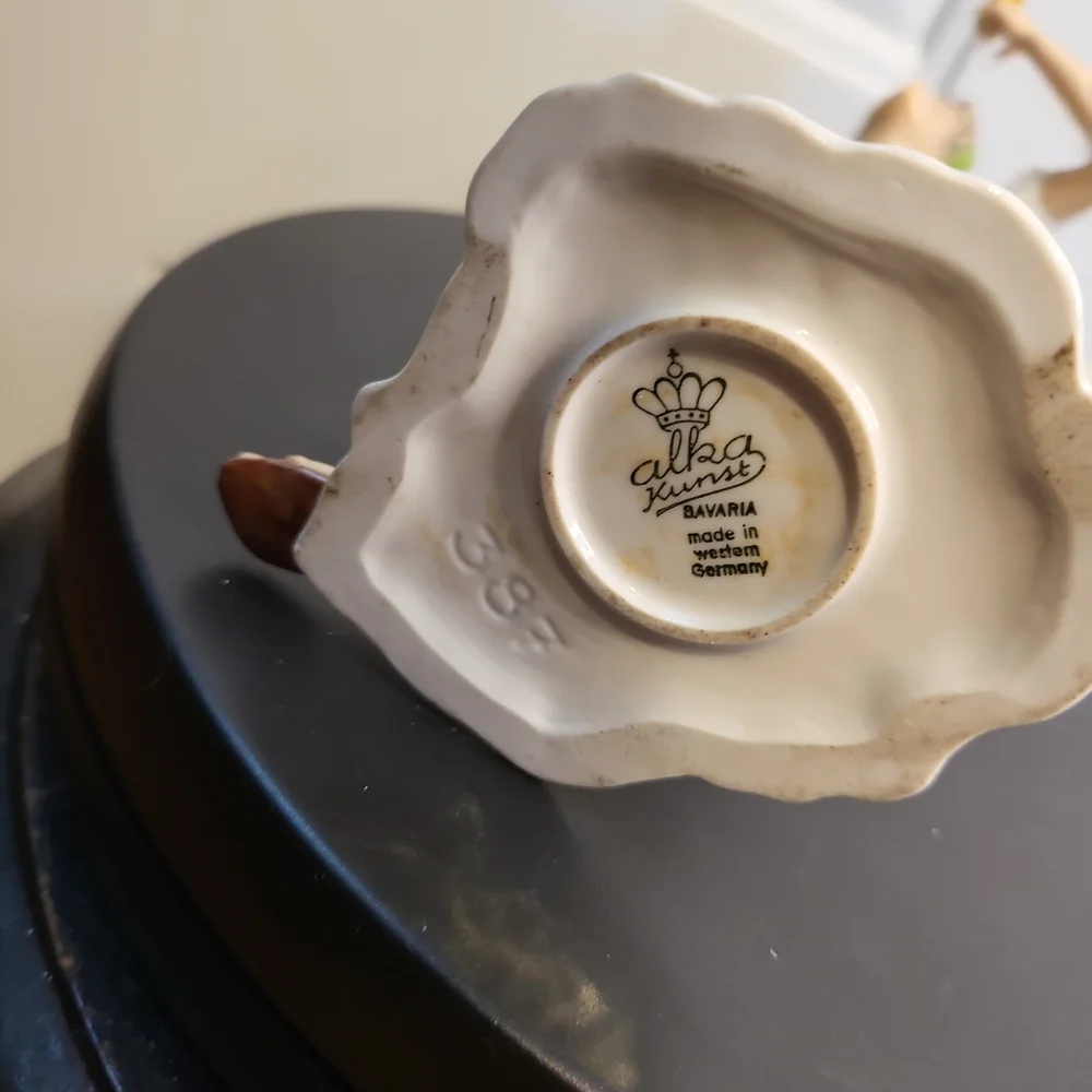 Alka Kunst Bavaria Germany "Bird Seller" #387 Porcelain Figurine - Picture 9 of 11